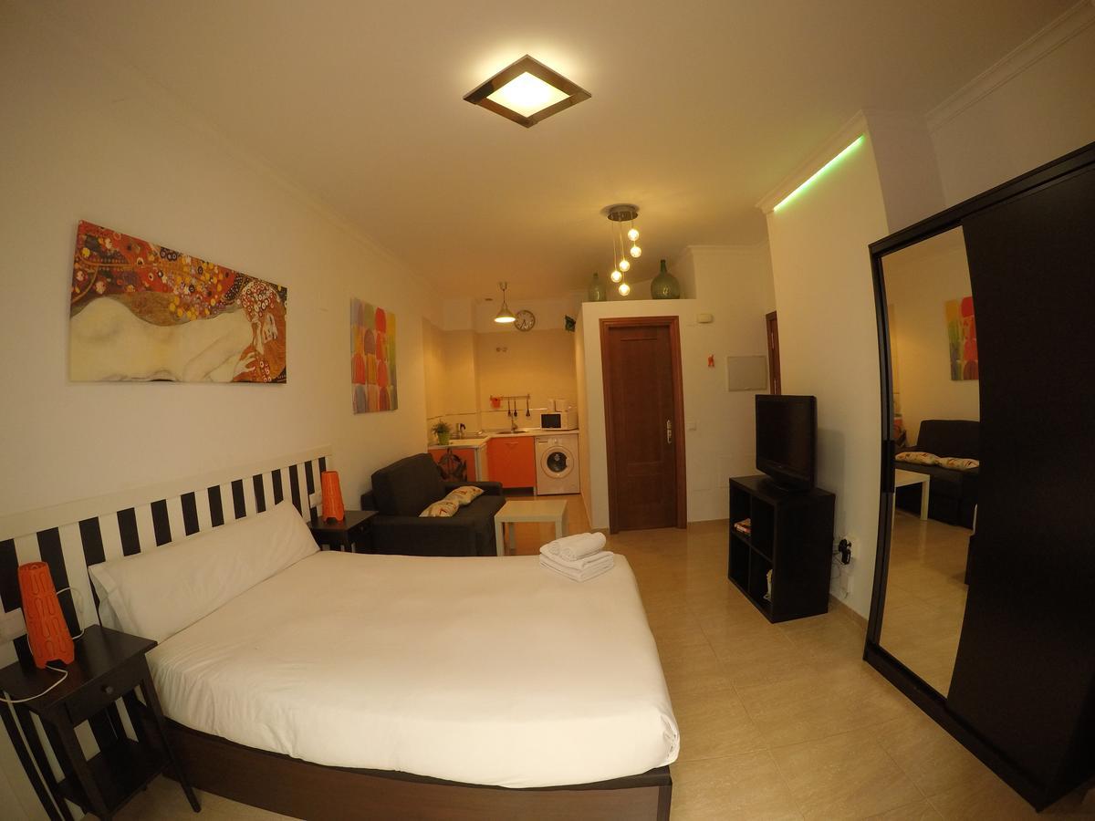 Apartamentos Gold Малага Экстерьер фото