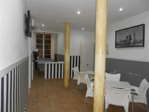 Apartamentos Gold Малага Экстерьер фото